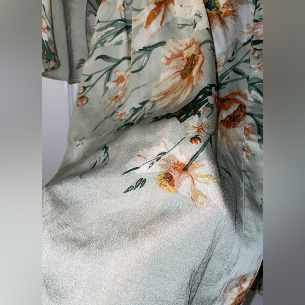 Lulu’s Give Me Love Sage Green Wrap Dress with Bell Sleeves XS - Picture 7 of 9